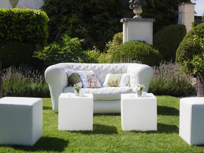 Noleggio divano gonfiabile Big Blo bianco di Blofield - NoleggioDesign